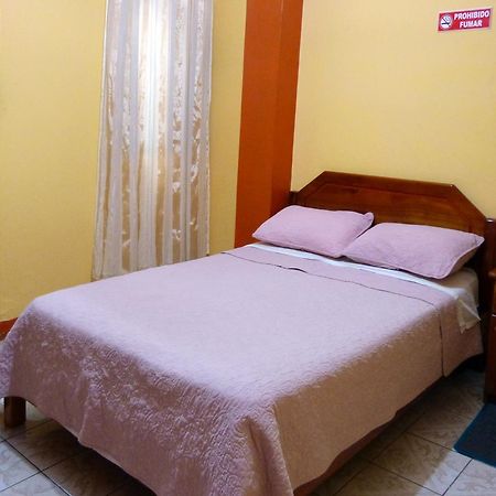 Hostal Leon Dormido ปูแอร์โต บาเกริโซ โมเรโน ภายนอก รูปภาพ