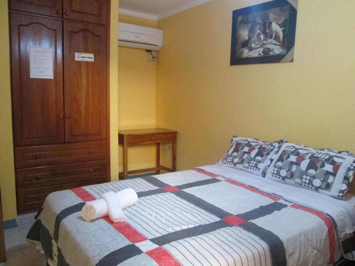 Hostal Leon Dormido ปูแอร์โต บาเกริโซ โมเรโน ภายนอก รูปภาพ