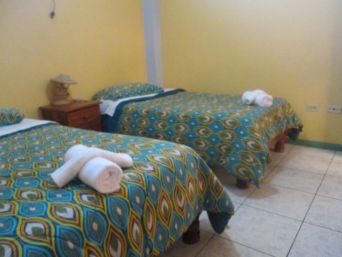 Hostal Leon Dormido ปูแอร์โต บาเกริโซ โมเรโน ภายนอก รูปภาพ