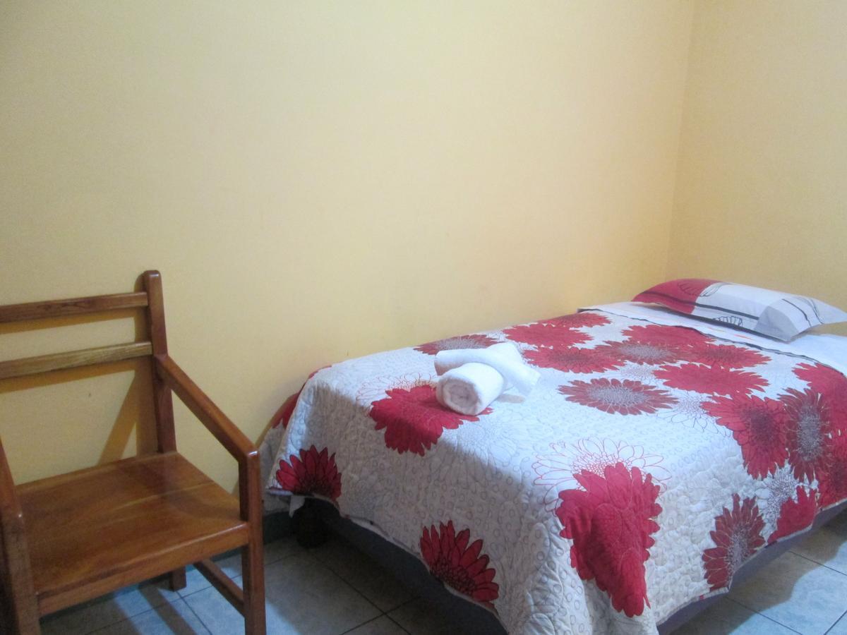 Hostal Leon Dormido ปูแอร์โต บาเกริโซ โมเรโน ภายนอก รูปภาพ
