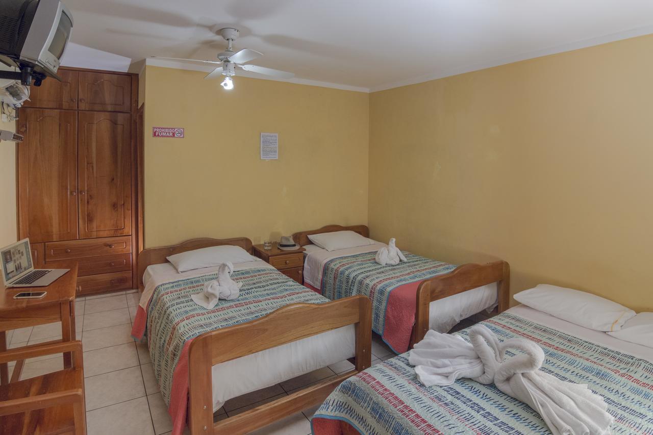 Hostal Leon Dormido ปูแอร์โต บาเกริโซ โมเรโน ภายนอก รูปภาพ