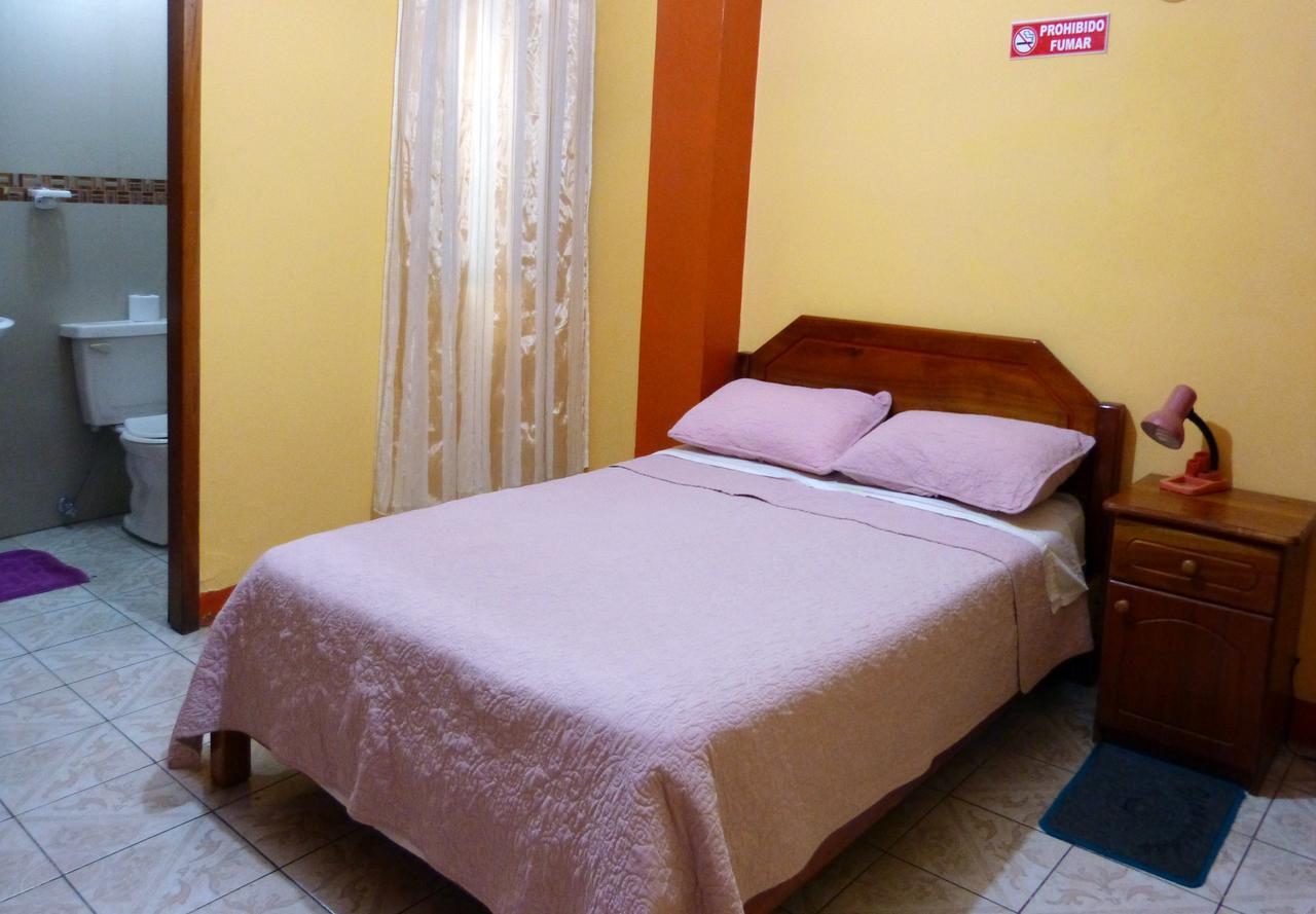 Hostal Leon Dormido ปูแอร์โต บาเกริโซ โมเรโน ภายนอก รูปภาพ