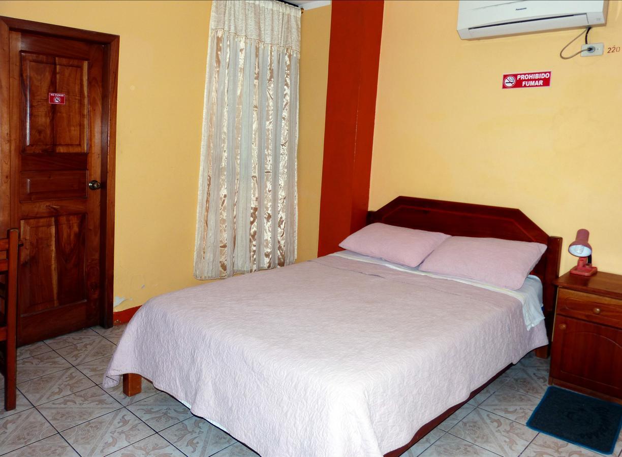 Hostal Leon Dormido ปูแอร์โต บาเกริโซ โมเรโน ภายนอก รูปภาพ